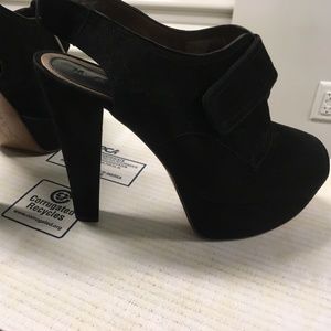 MARNI BLACK SUEDE PLATFORM PEEP TOE SLINGBACK